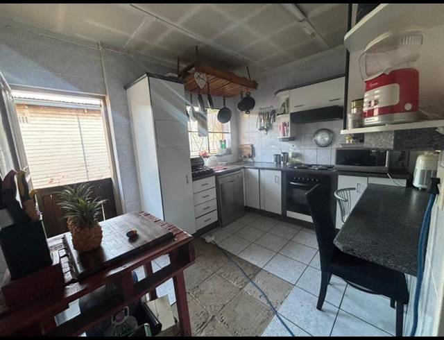 3 BEDROOM HOUSE FOR SALE IN VANDERBIJLPARK CE 2